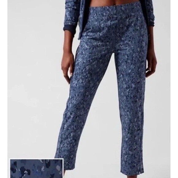 Athleta Womens Size 4/P Brooklyn Mid Rise Featherweight Blue Camo Ankle Trousers - Picture 8 of 8